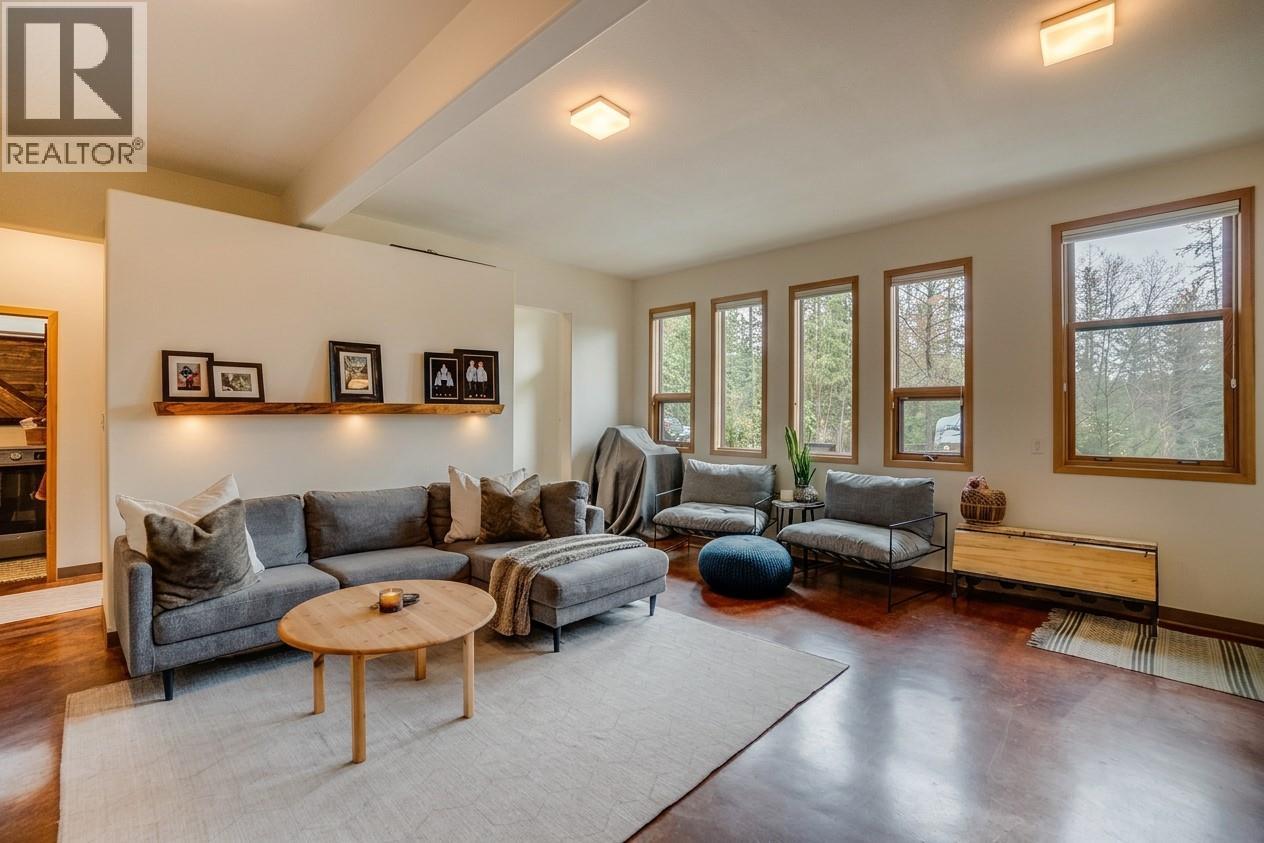  6575 6 Highway, New Denver