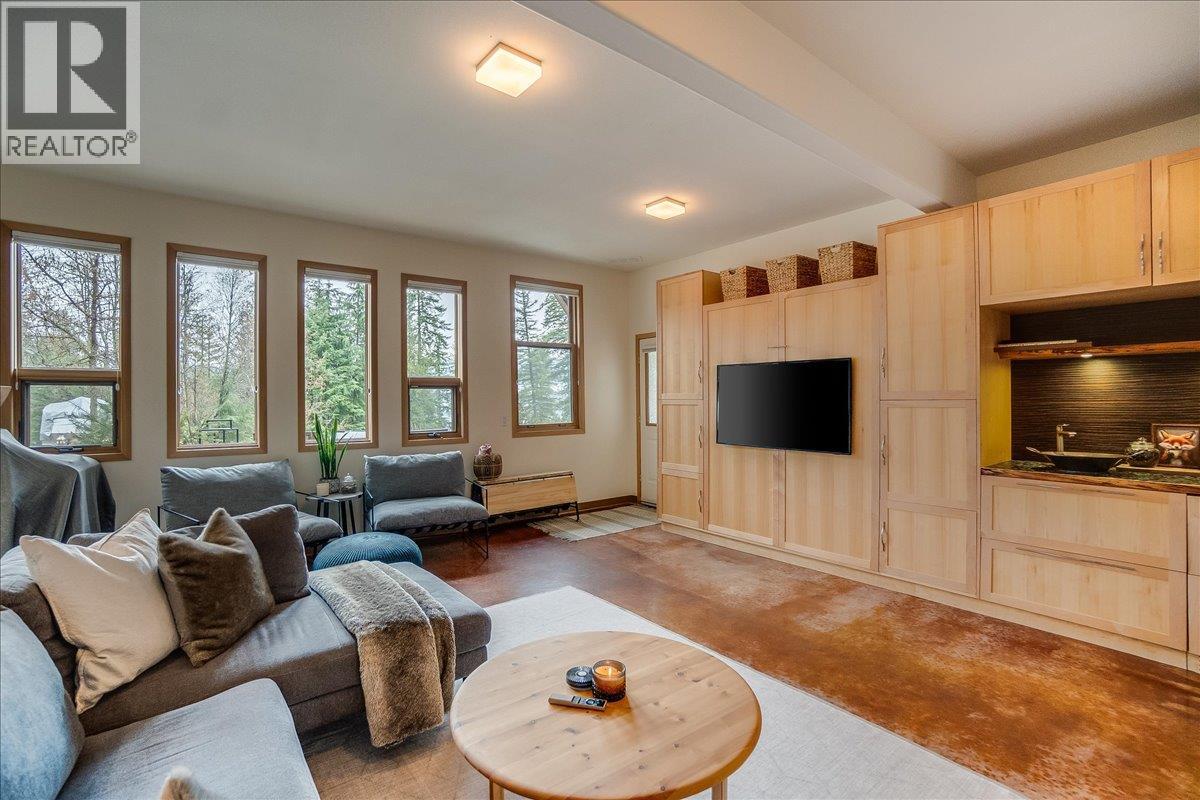  6575 6 Highway, New Denver