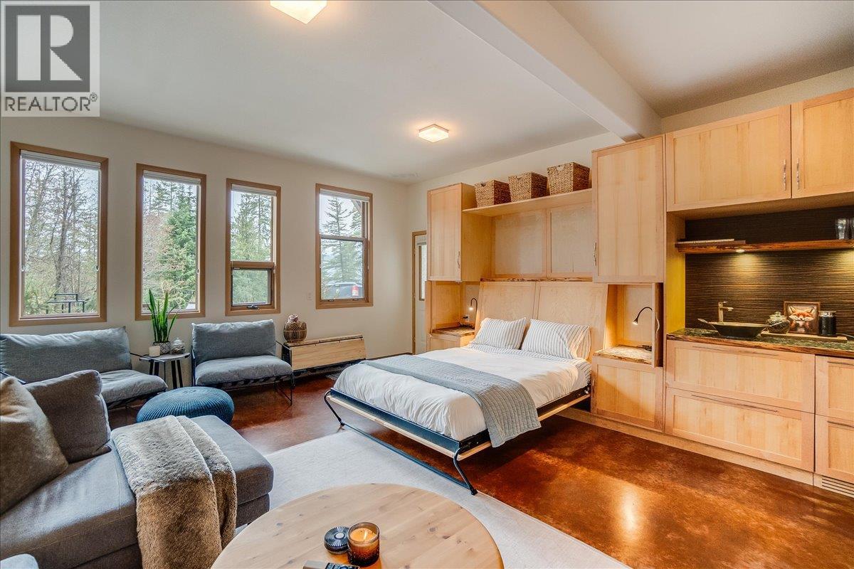  6575 6 Highway, New Denver