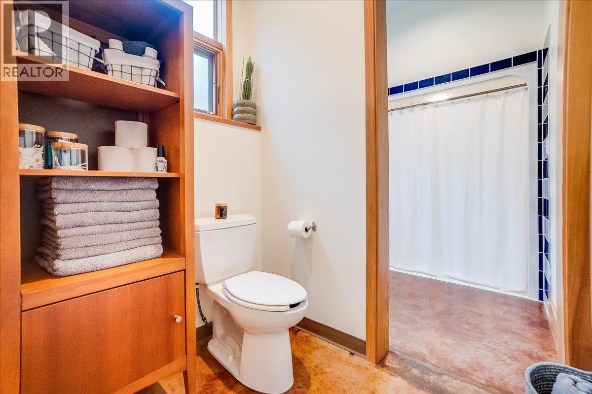  6575 6 Highway, New Denver