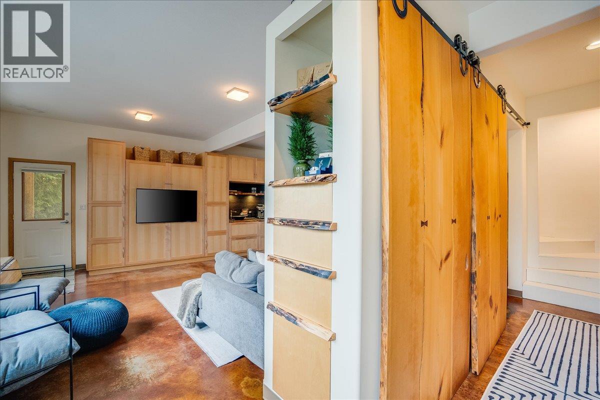  6575 6 Highway, New Denver