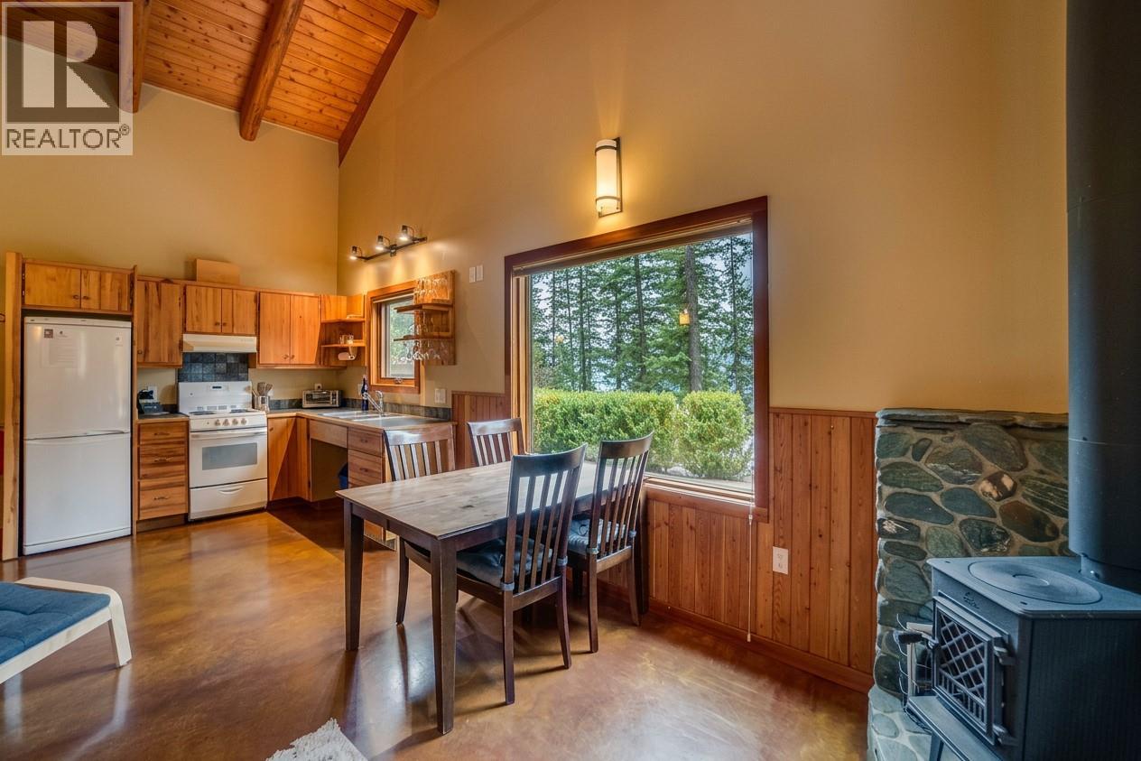  6575 6 Highway, New Denver