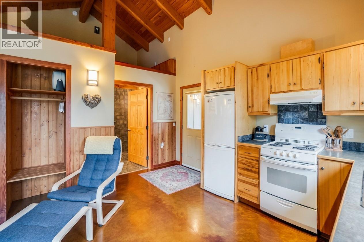  6575 6 Highway, New Denver