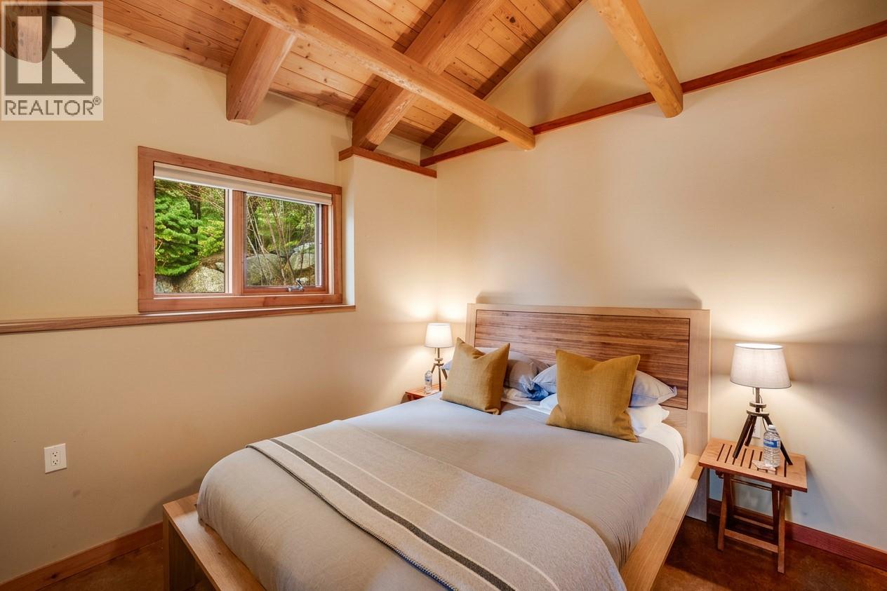  6575 6 Highway, New Denver