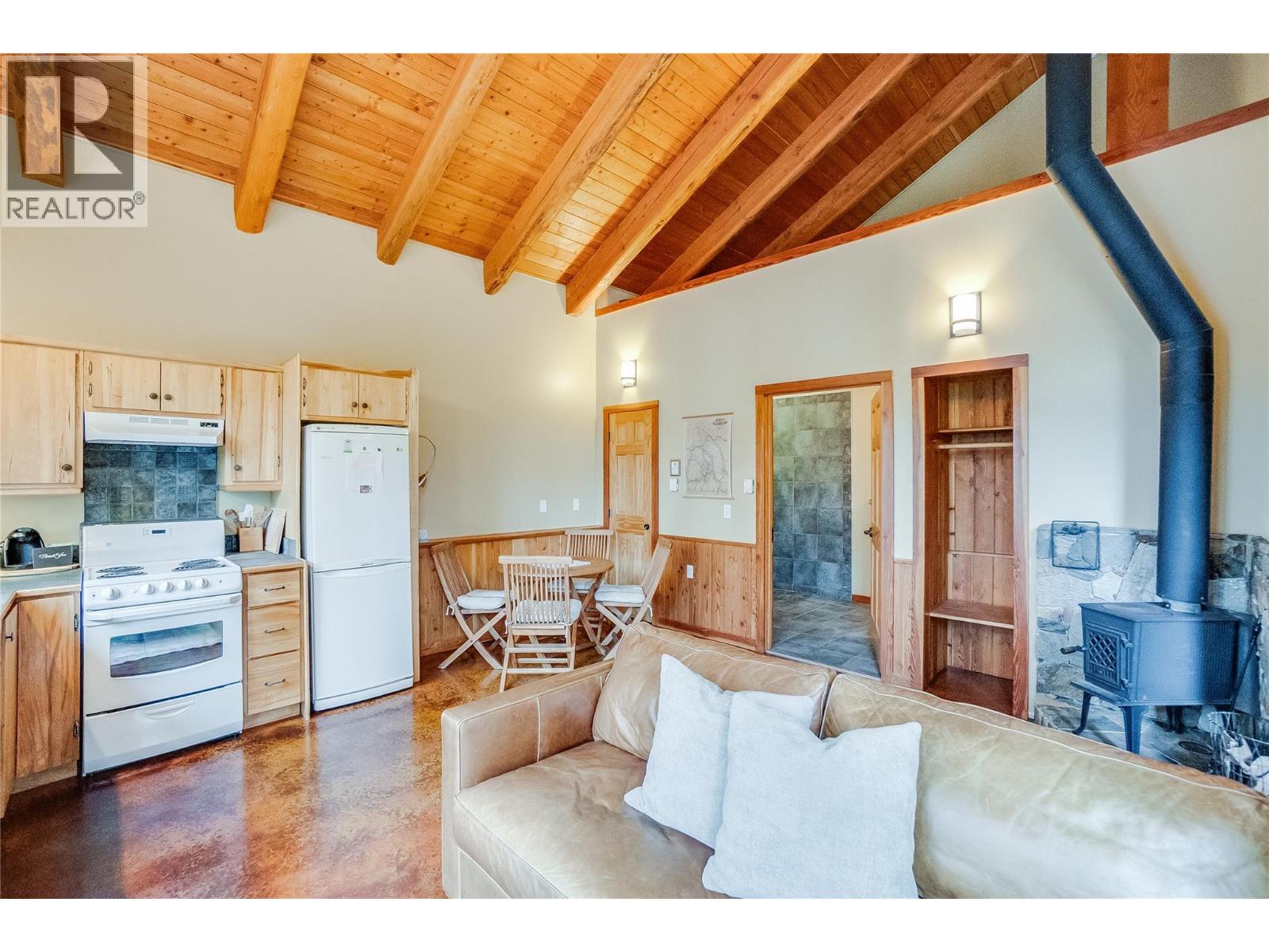  6575 6 Highway, New Denver