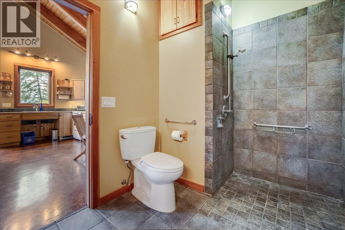  6575 6 Highway, New Denver