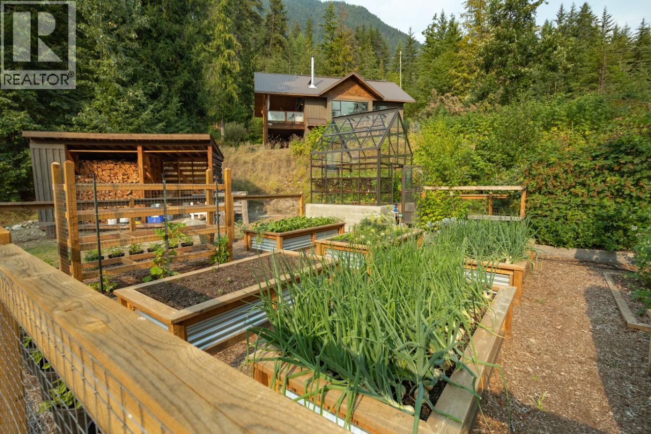  6575 6 Highway, New Denver