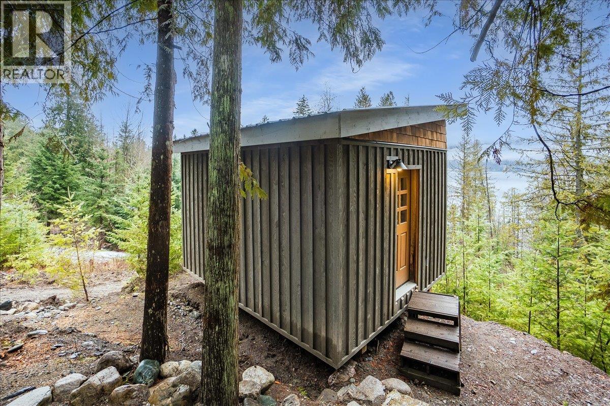  6575 6 Highway, New Denver