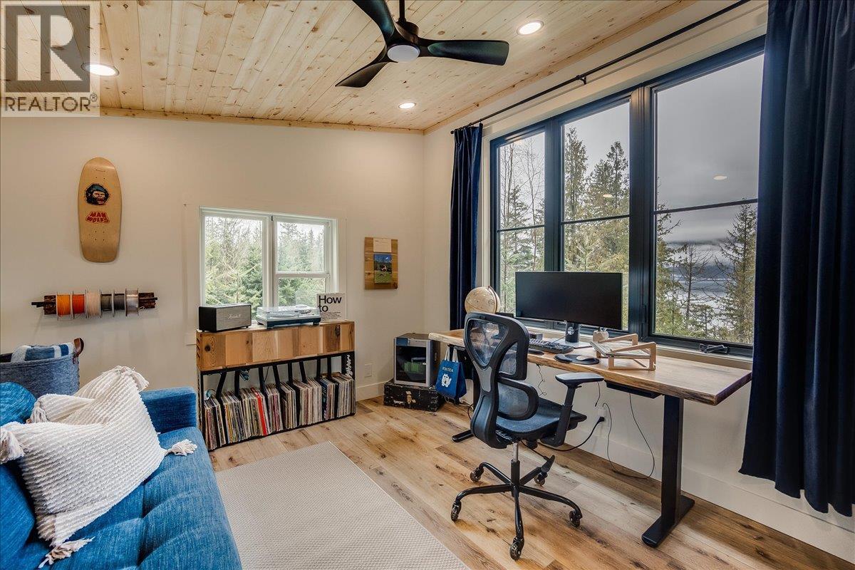  6575 6 Highway, New Denver