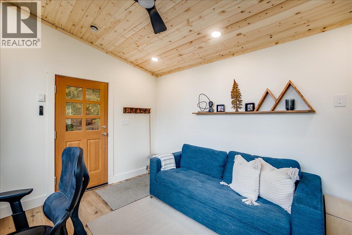  6575 6 Highway, New Denver