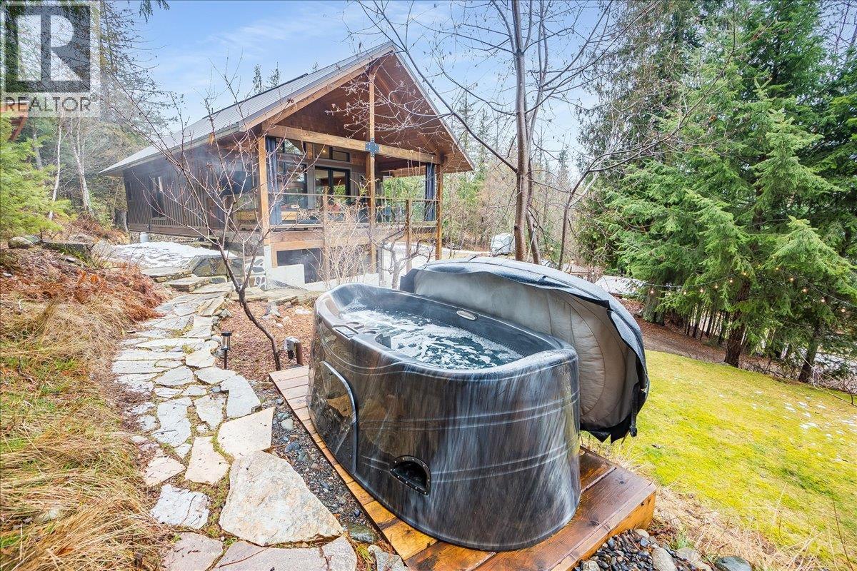  6575 6 Highway, New Denver