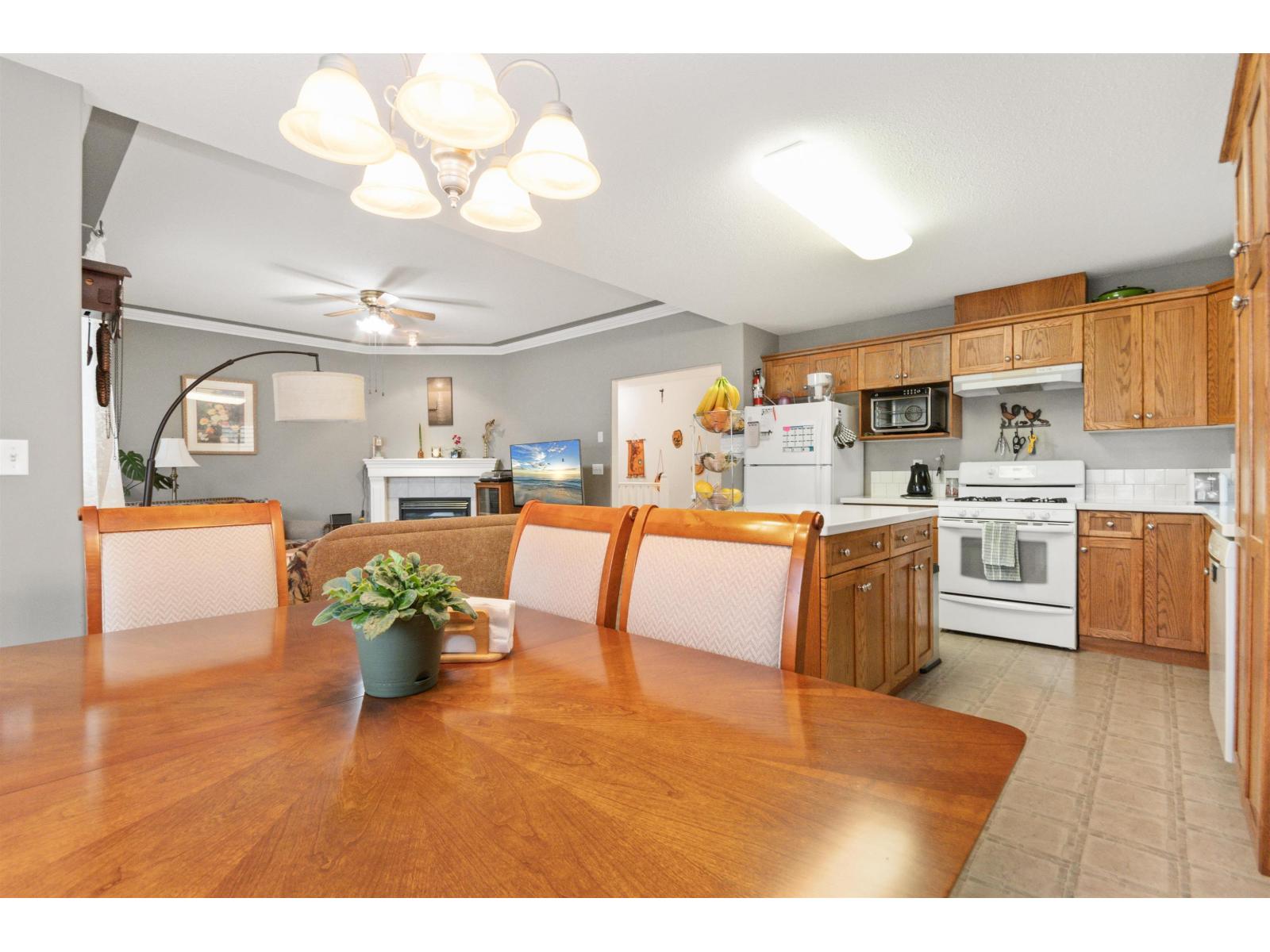 9 349 WALNUT AVENUE, Harrison Hot Springs, Harrison Hot Springs