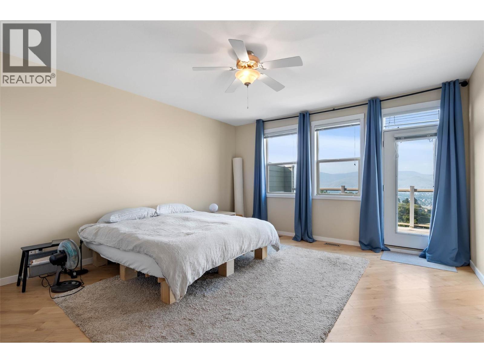 #10 445 DALGLEISH DRIVE - 22