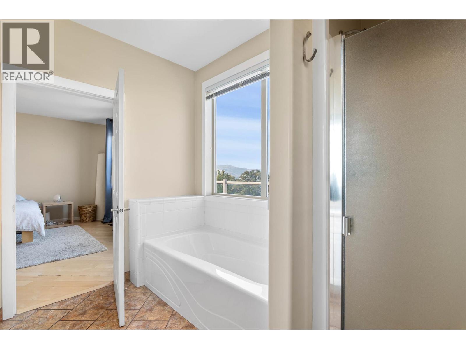 #10 445 DALGLEISH DRIVE - 30