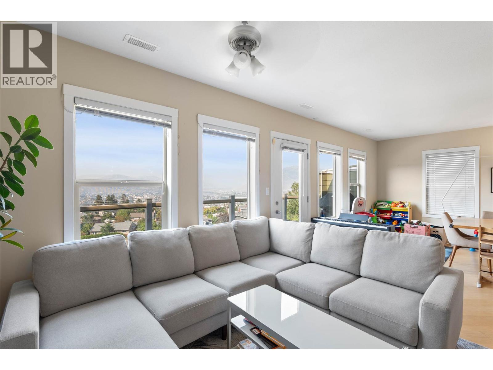 #10 445 DALGLEISH DRIVE - 13