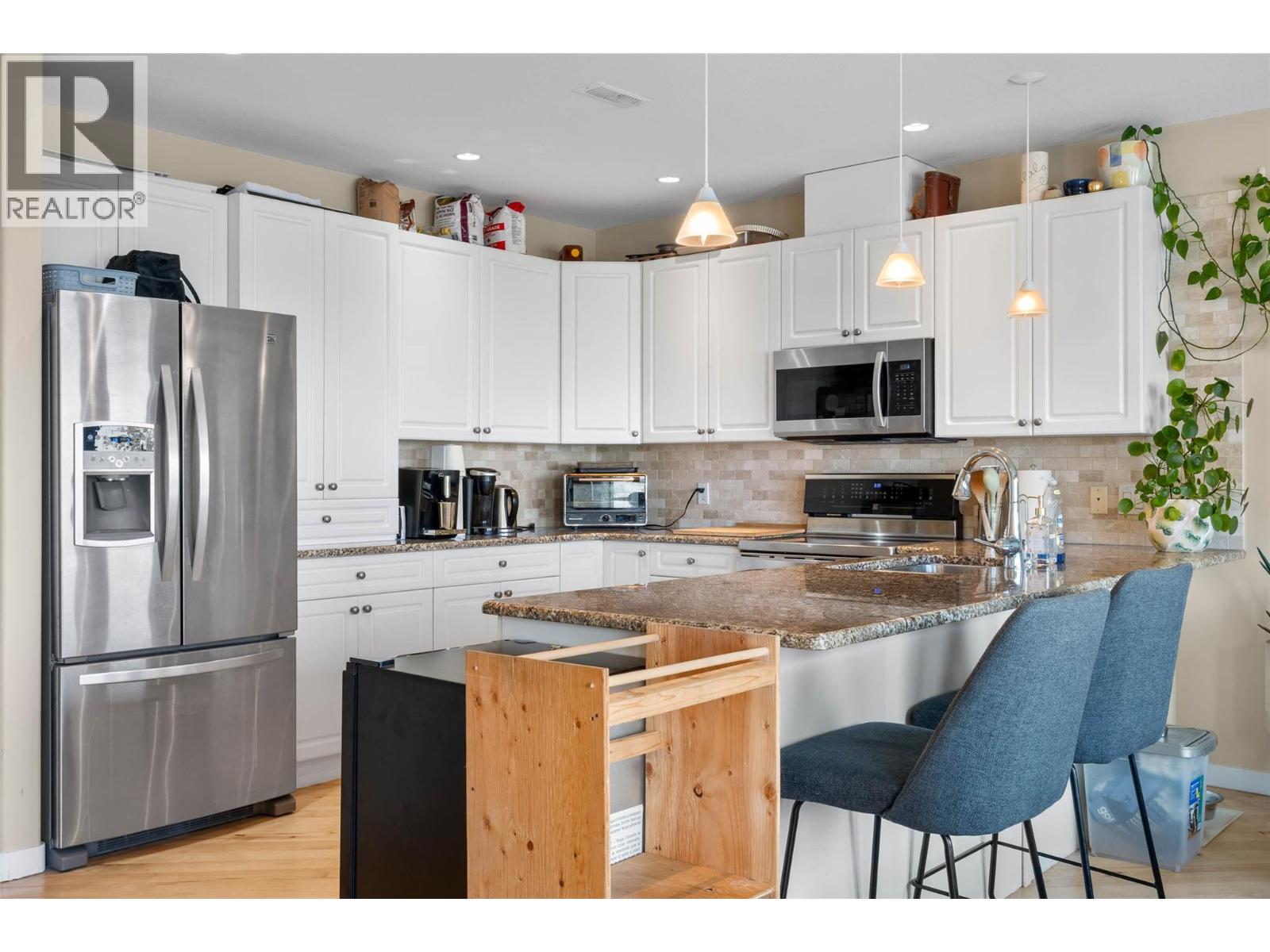 #10 445 DALGLEISH DRIVE - Image 2