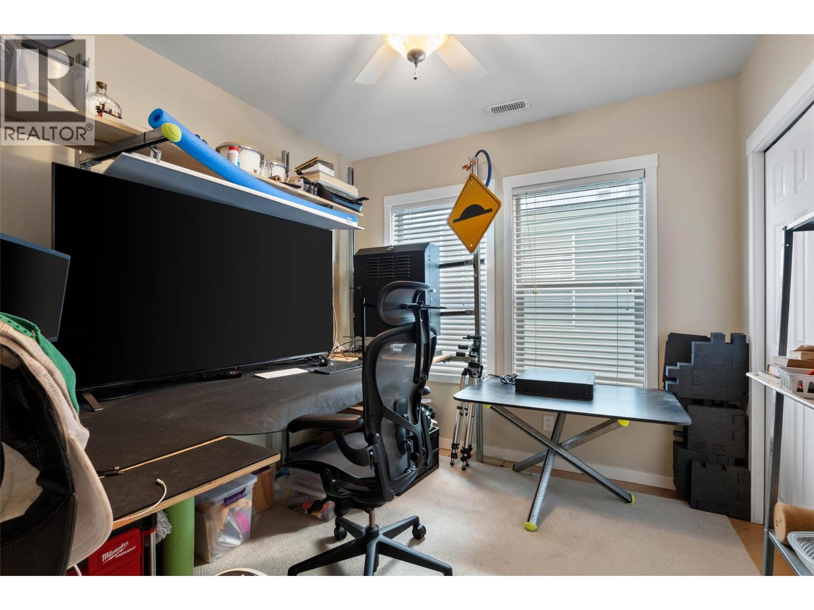 #10 445 DALGLEISH DRIVE - 20