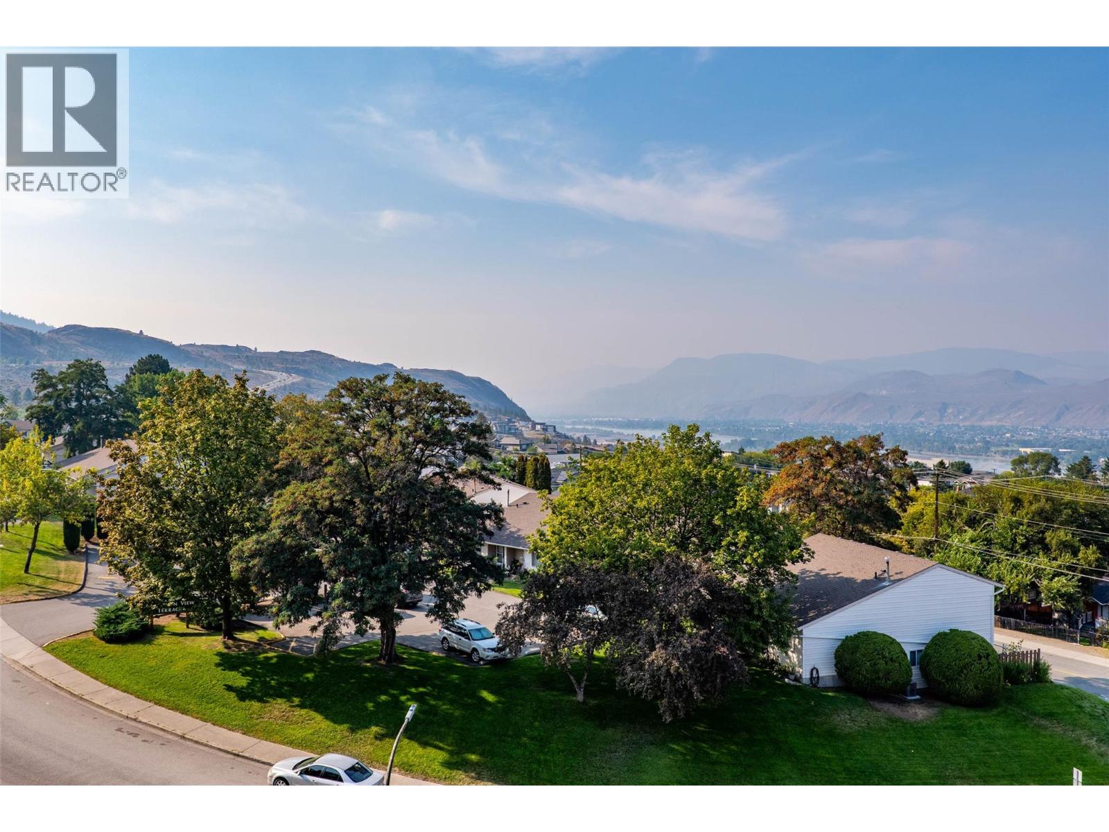 #10 445 DALGLEISH DRIVE - 26