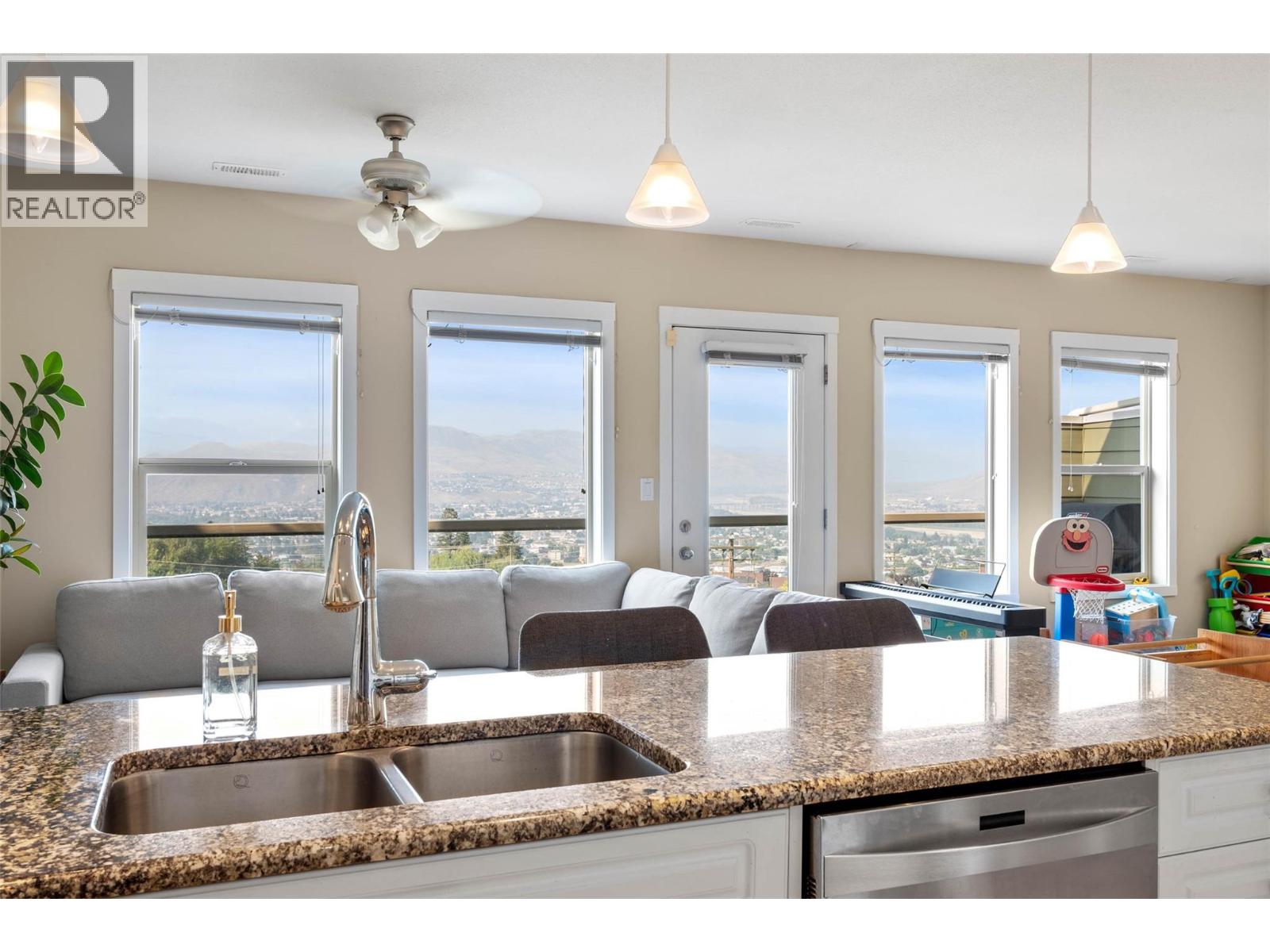 #10 445 DALGLEISH DRIVE - 14