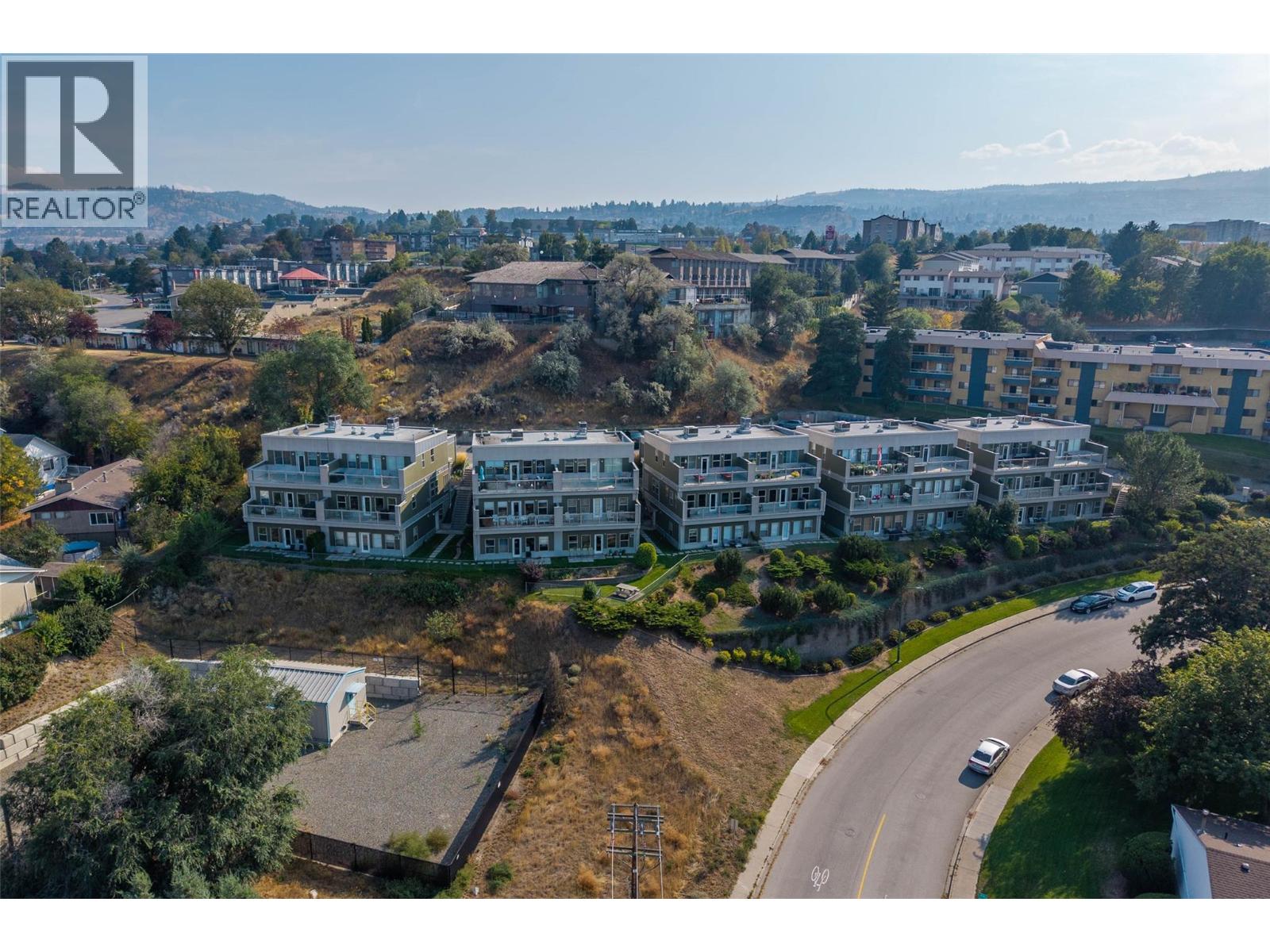 #10 445 DALGLEISH DRIVE - 42