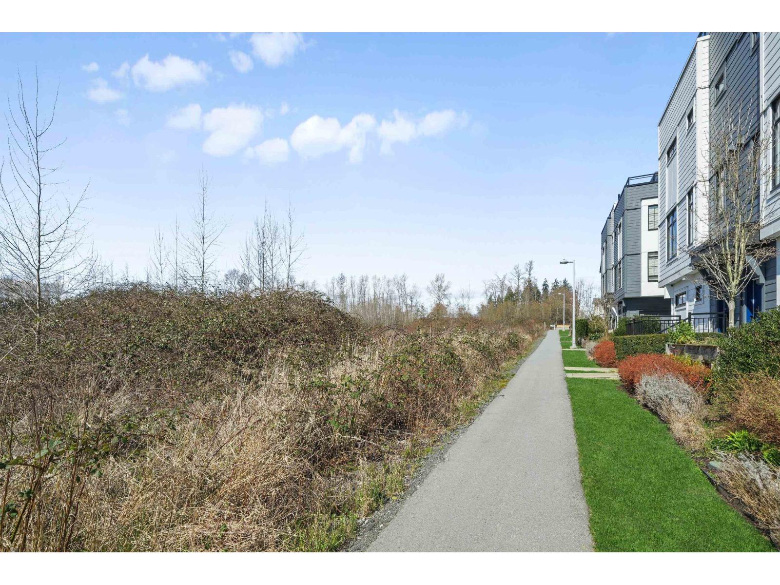 34 2075 OAK MEADOWS DRIVE