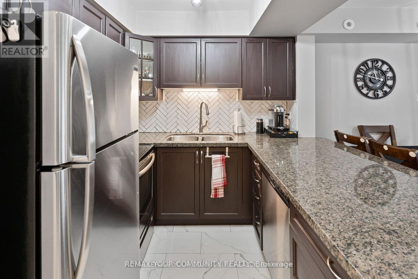 #1035 55 GEORGE APPLETON WAY - 15