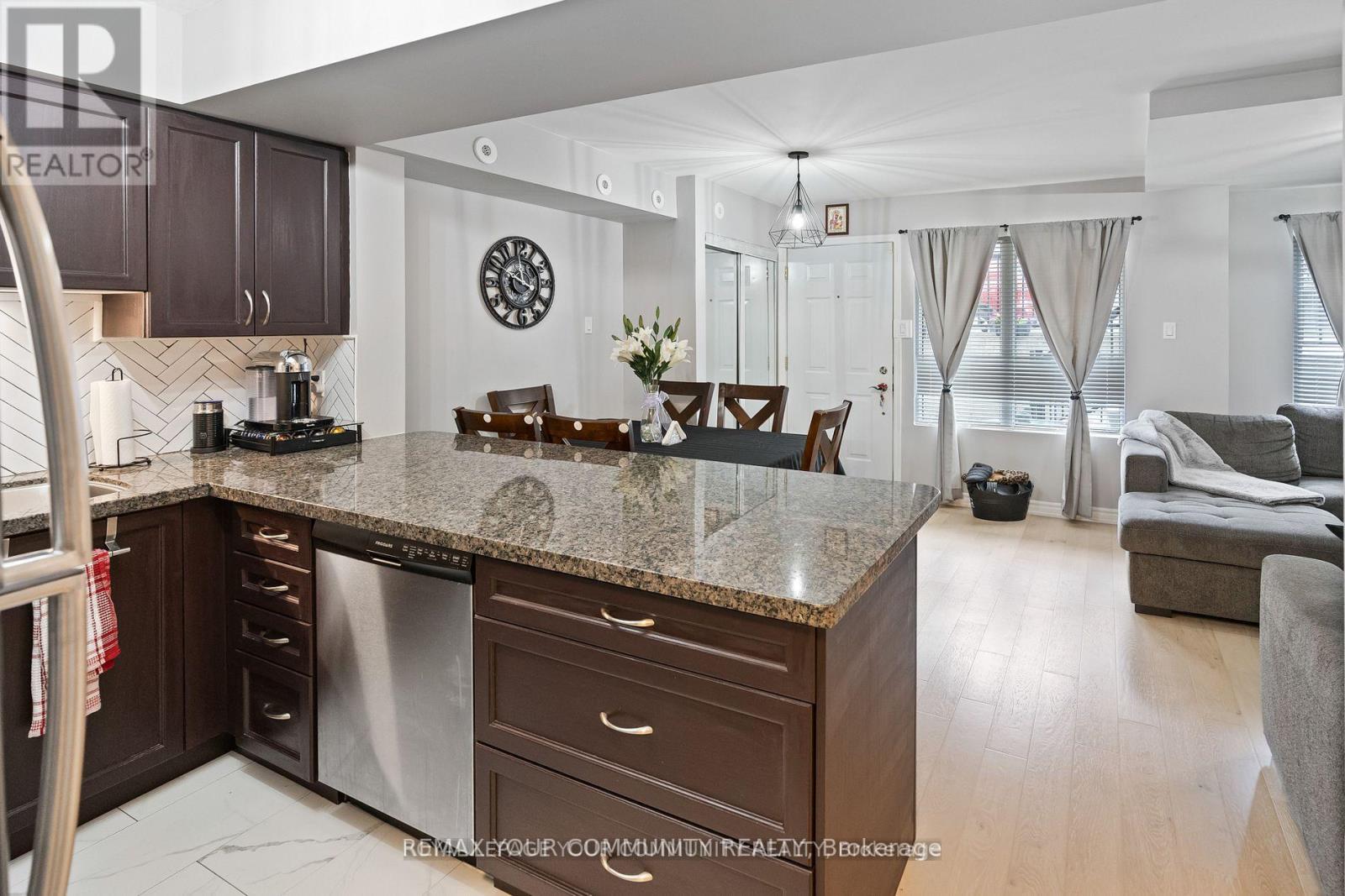#1035 55 GEORGE APPLETON WAY - 16
