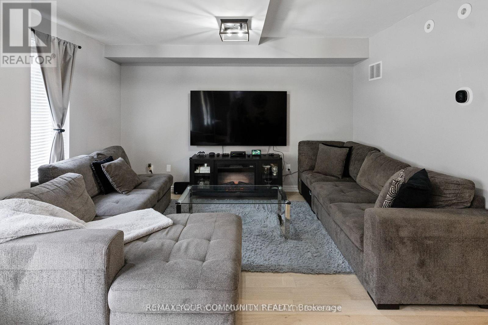 #1035 55 GEORGE APPLETON WAY - 7