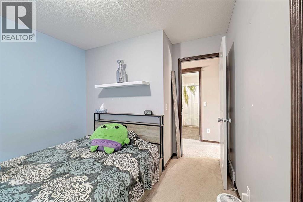 Single Family House for Sale in  Evanspark Circle NW Evanston Calgary 