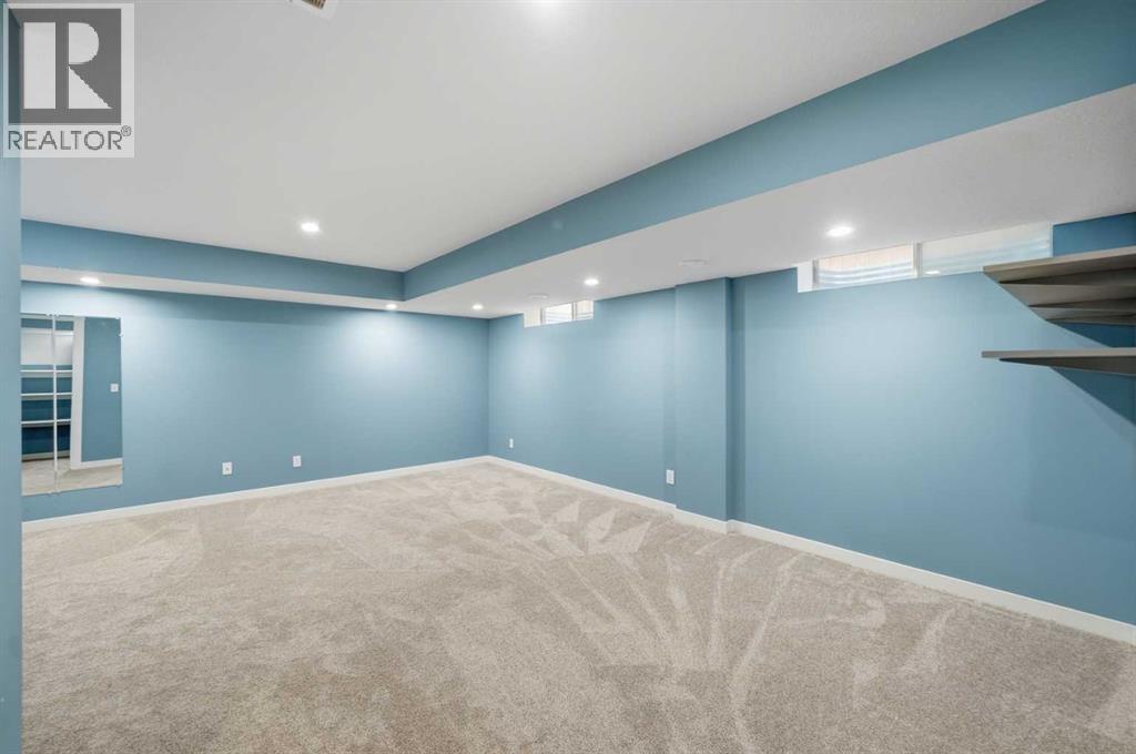 Single Family House for Sale in  Coverton Close Coventry Hills Calgary 