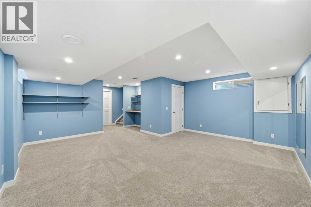 Single Family House for Sale in  Coverton Close Coventry Hills Calgary 