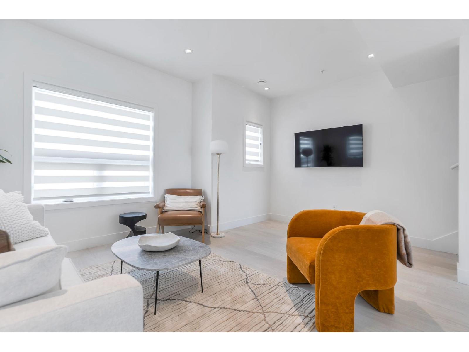 81 7381 PRESTON BOULEVARD, Mission