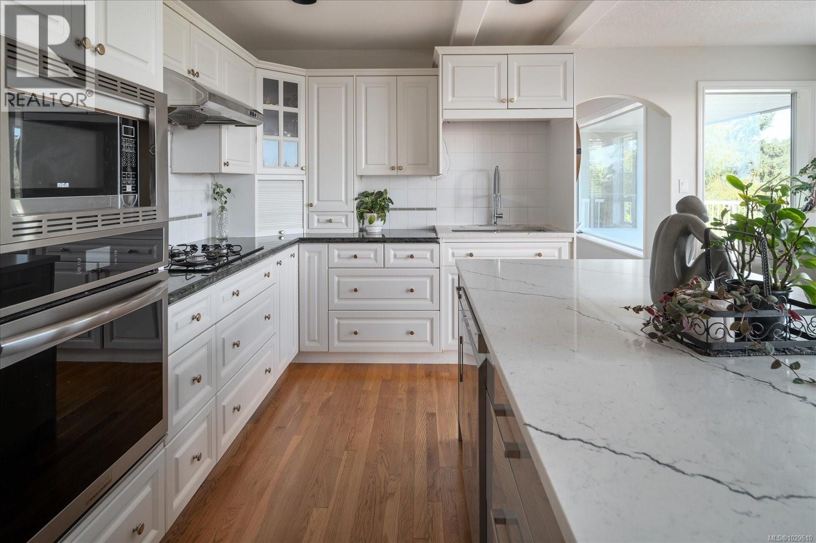 4040 GULFVIEW DR - 22