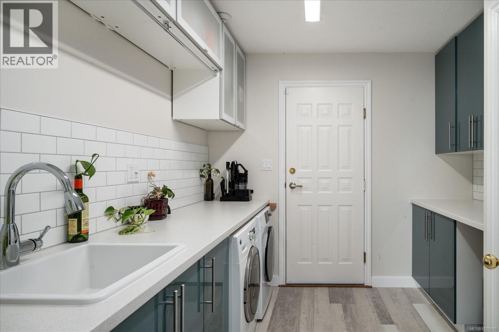 4040 GULFVIEW DR - 32