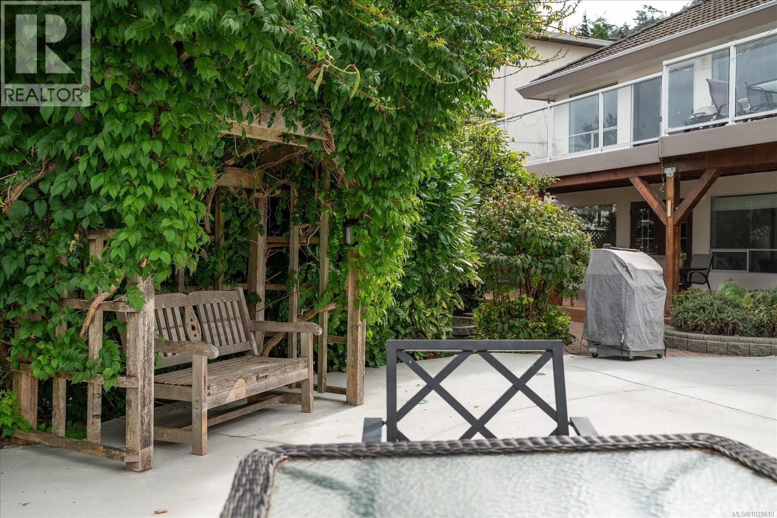 4040 GULFVIEW DR - 55