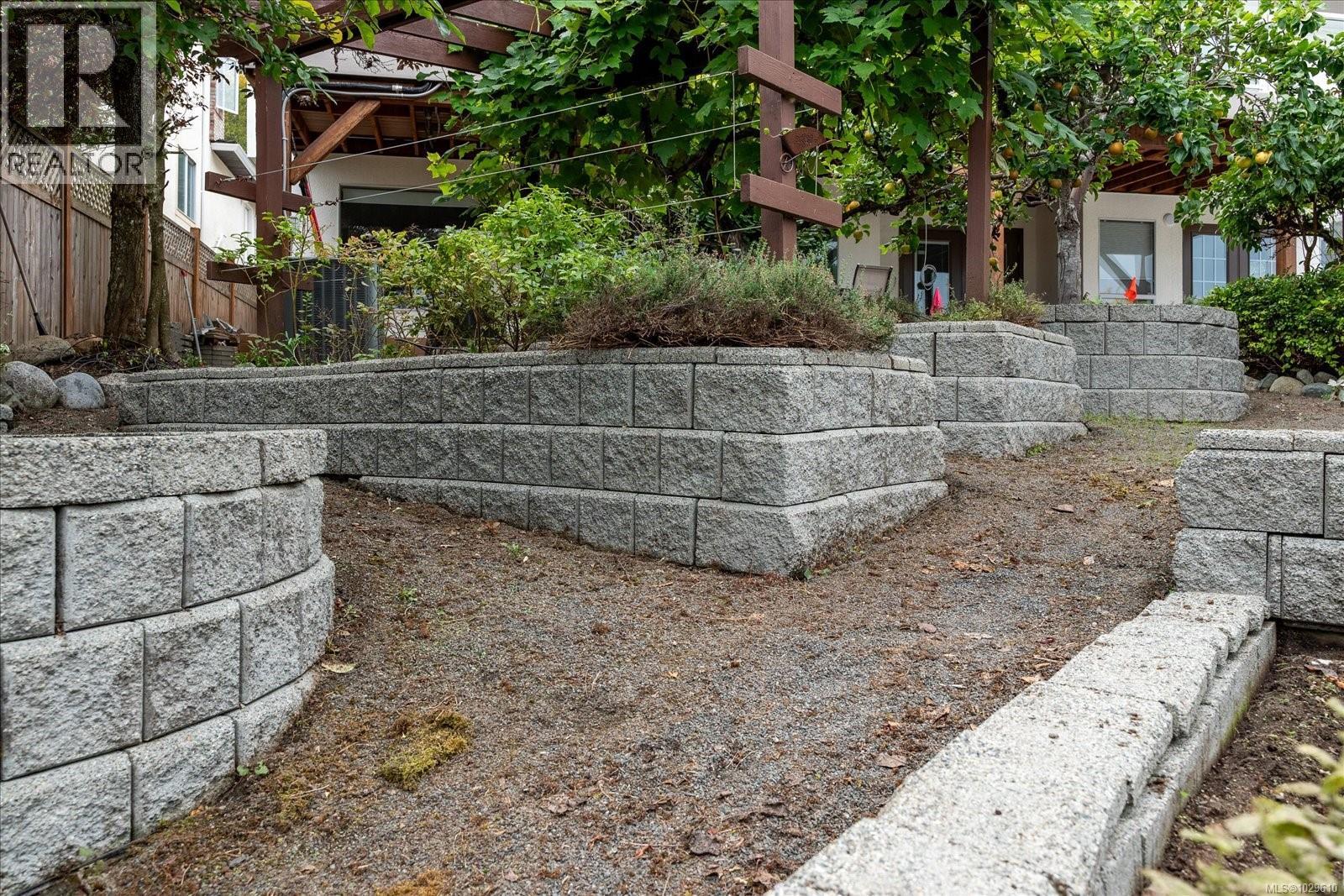 4040 GULFVIEW DR - 65