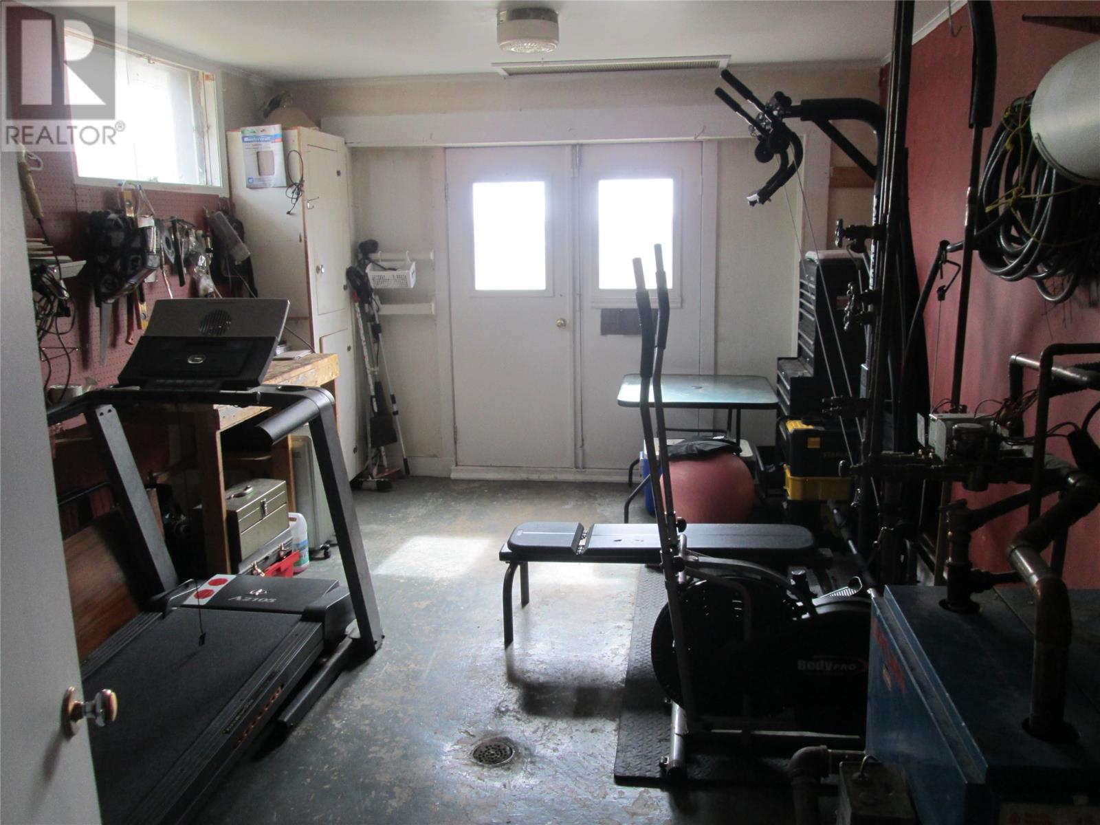160 Goodyear Avenue - 31