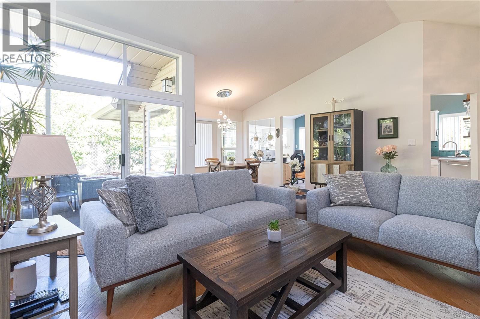  545 Parkway Place, Cobble Hill