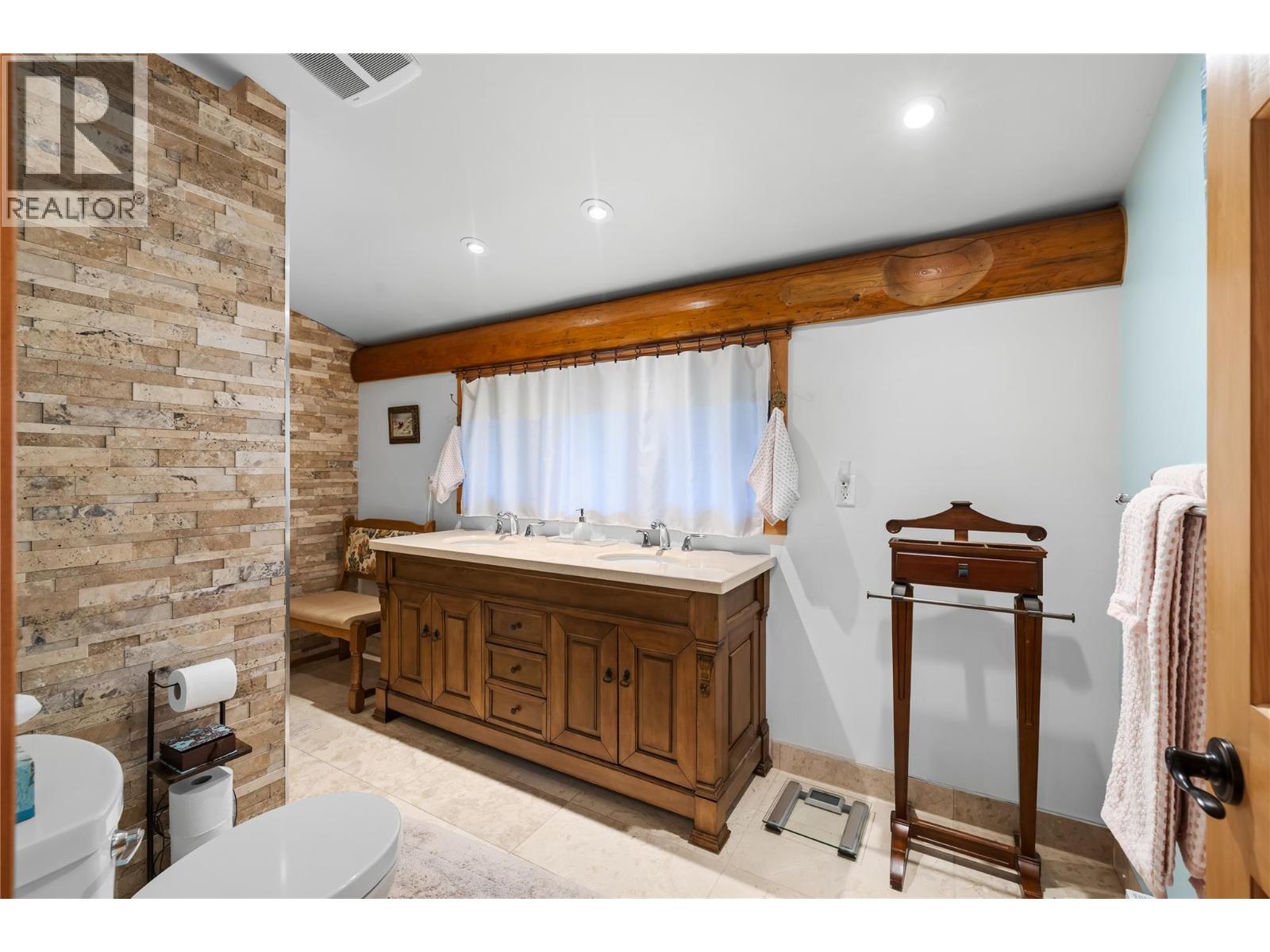 14308 MAIA Lane, Gray Creek