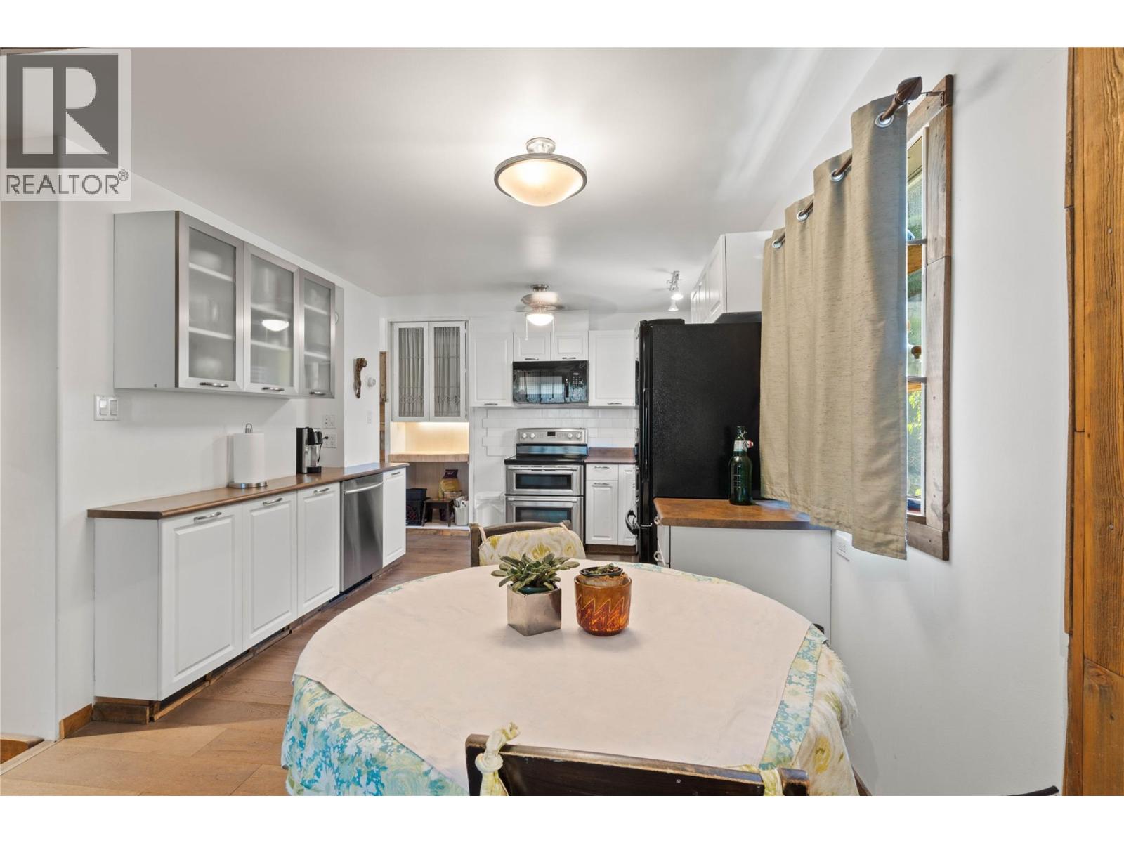 1693 Valleyview Drive, Kamloops