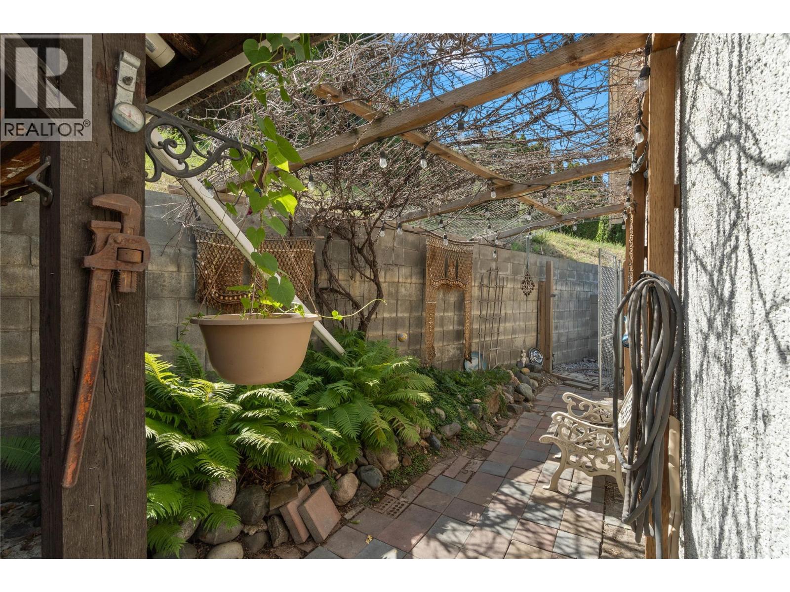 1693 Valleyview Drive, Kamloops