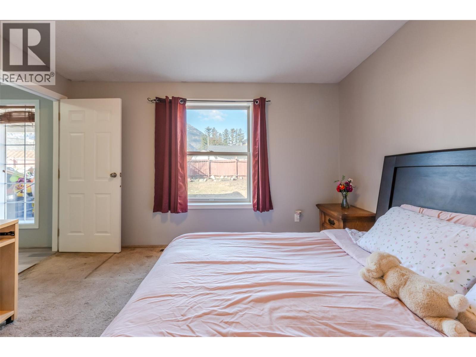  411 6th Avenue, Keremeos