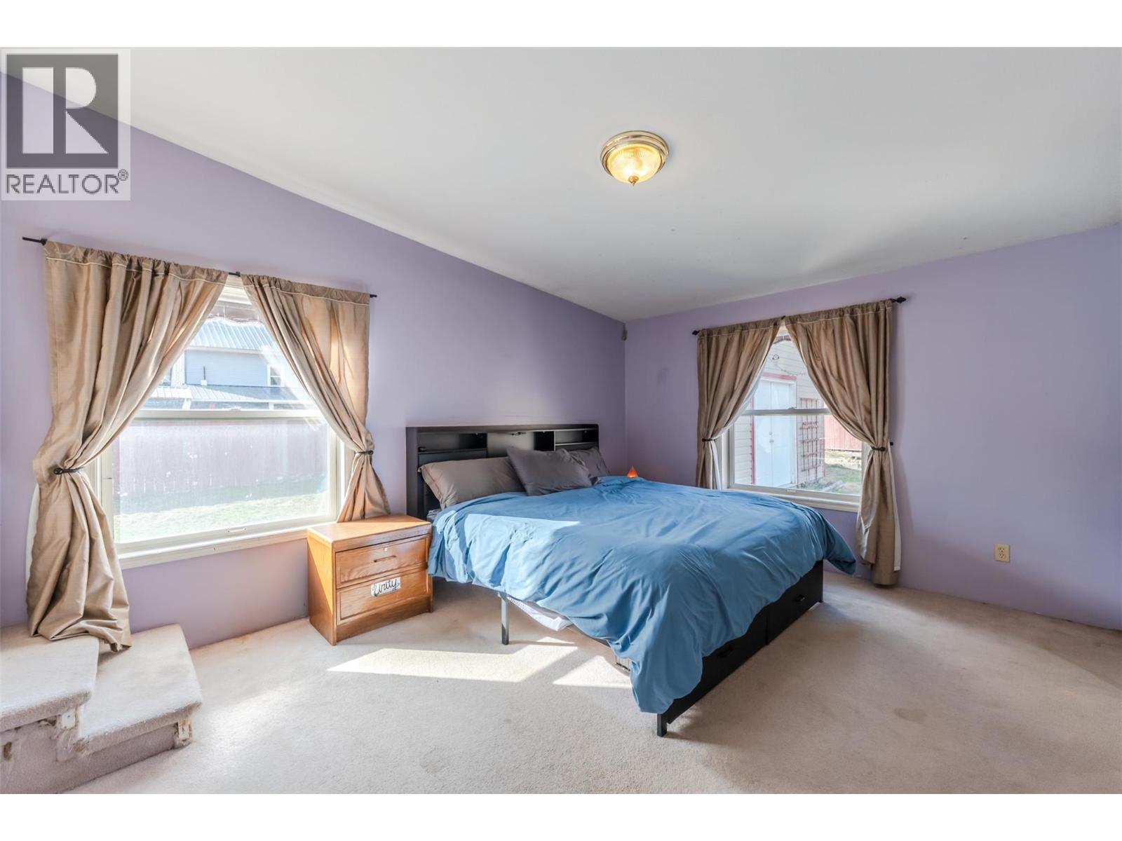  411 6th Avenue, Keremeos