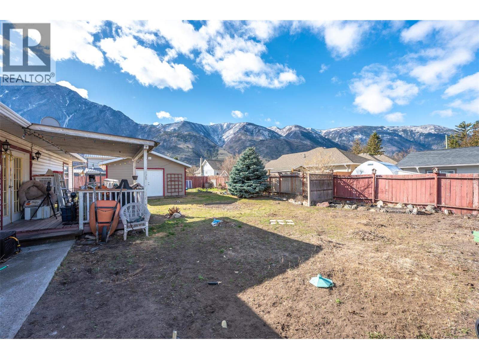  411 6th Avenue, Keremeos