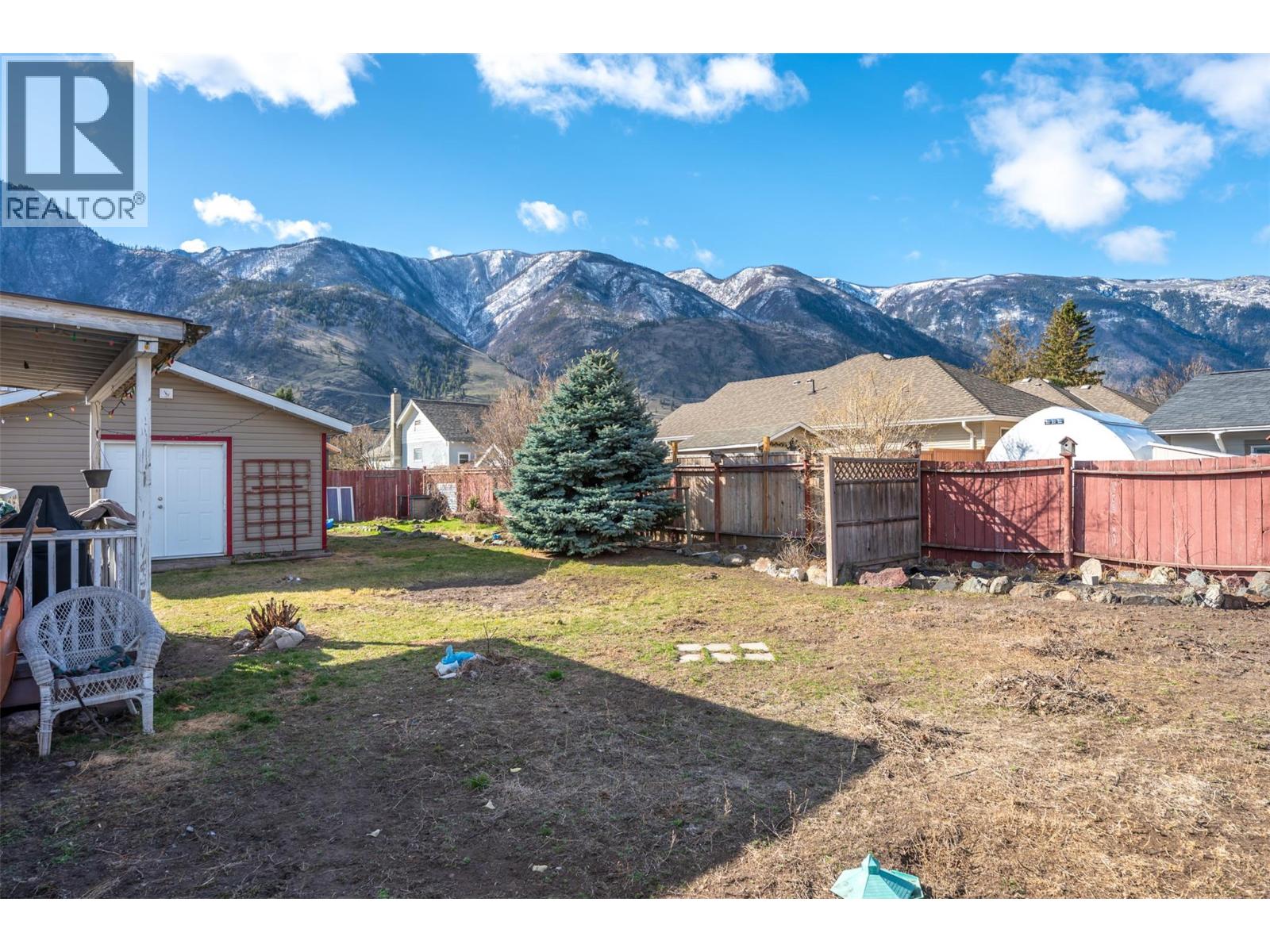  411 6th Avenue, Keremeos