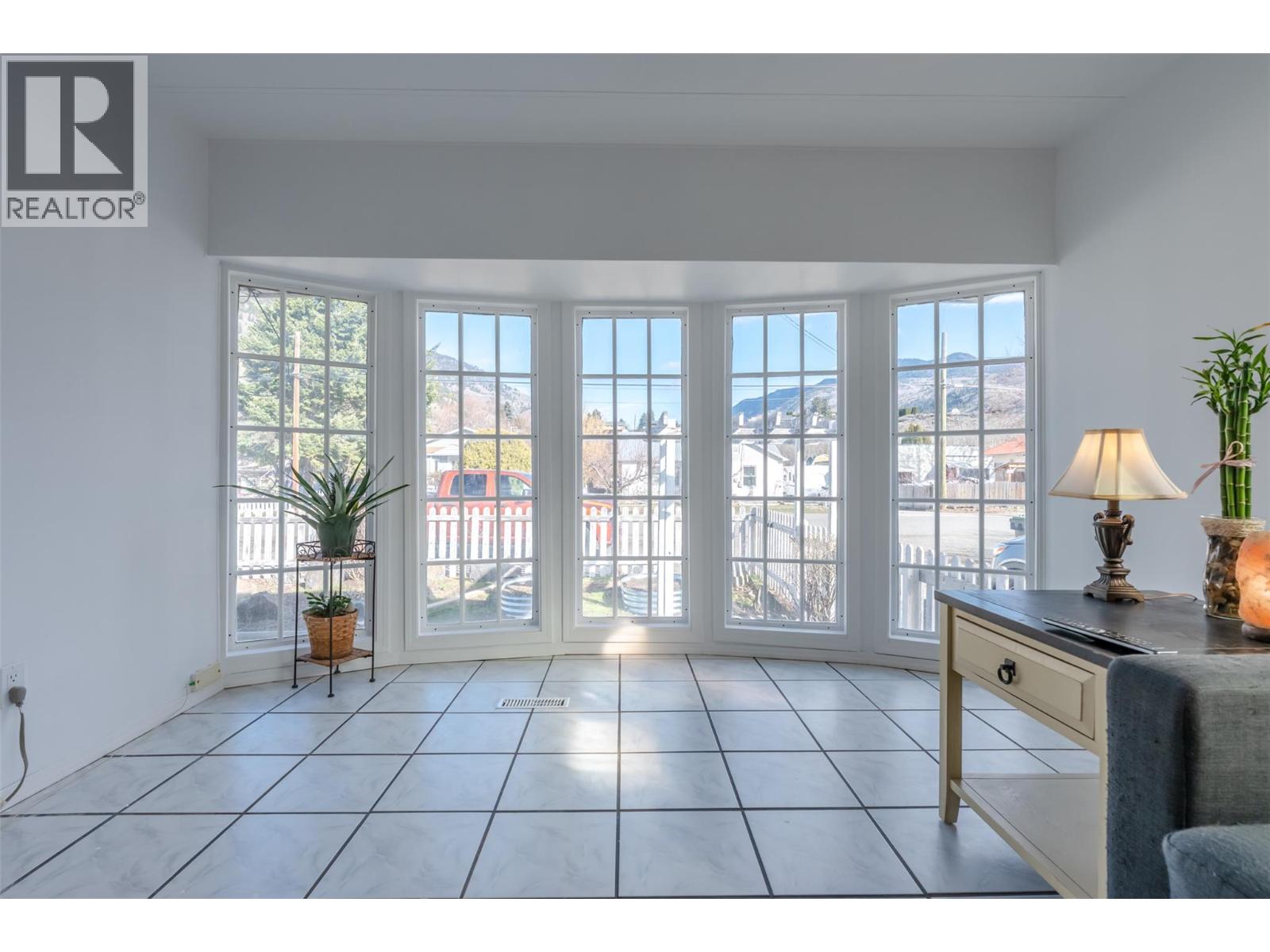  411 6th Avenue, Keremeos