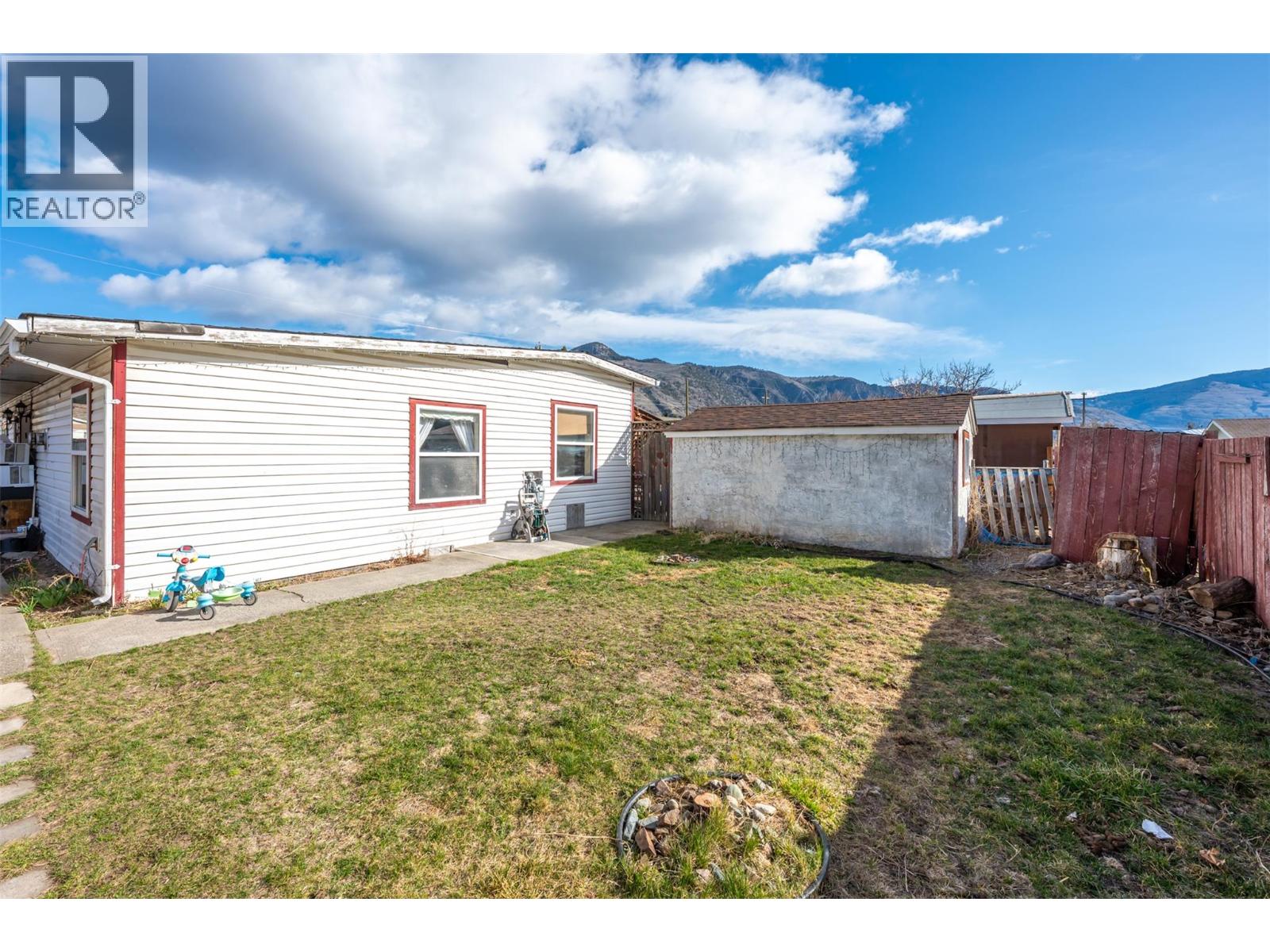  411 6th Avenue, Keremeos