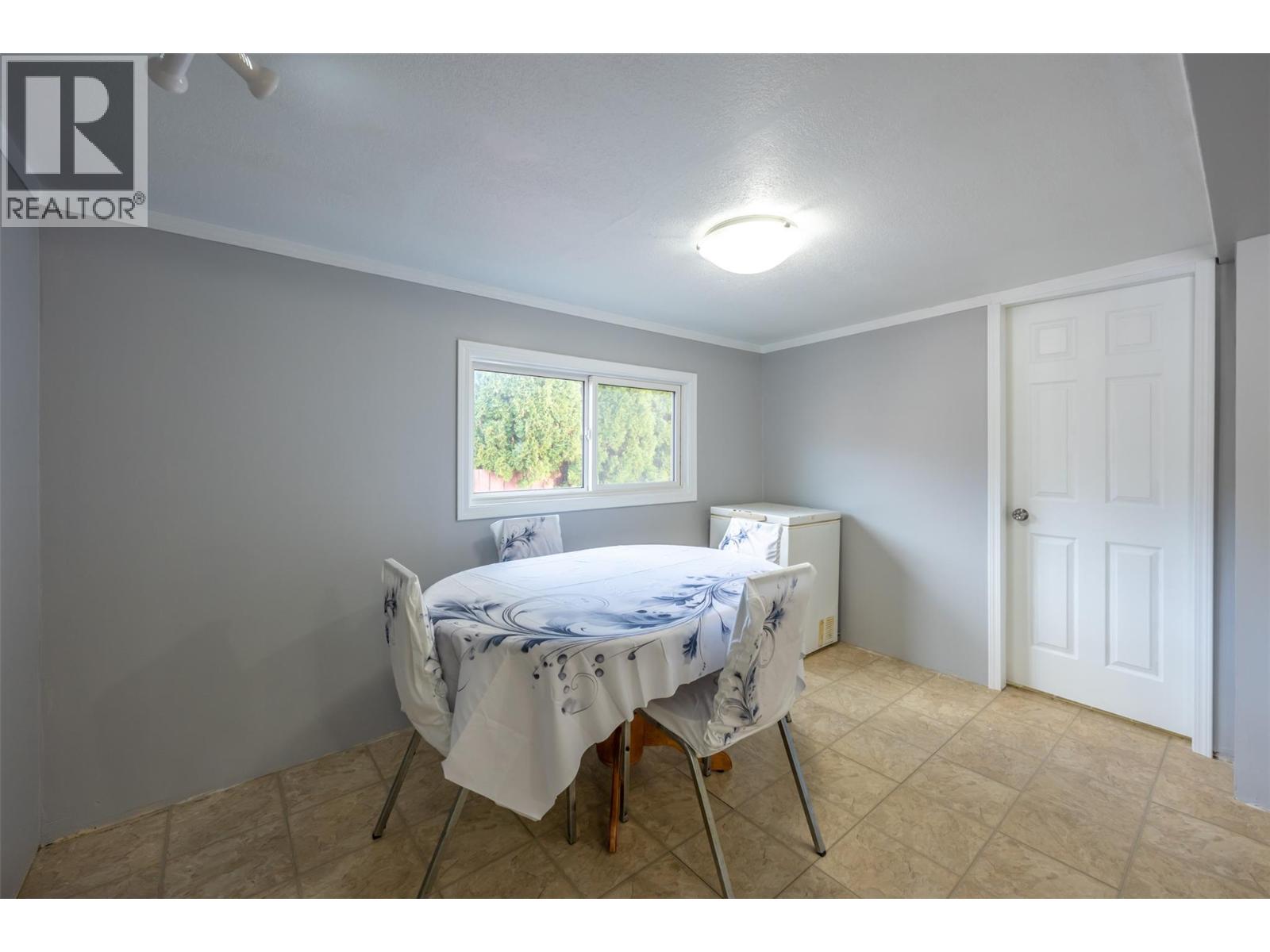  411 6th Avenue, Keremeos