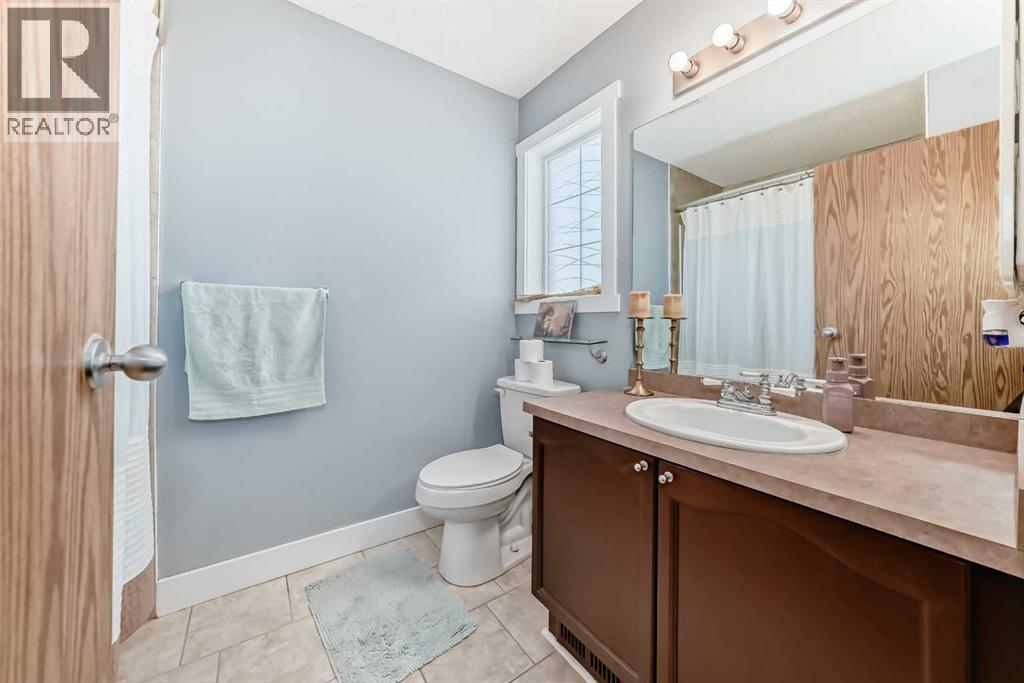 Single Family House for Sale in  Martinvalley Way NE Martindale Calgary 