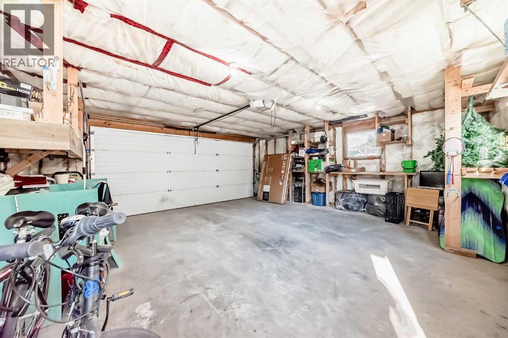 Single Family House for Sale in  Martinvalley Way NE Martindale Calgary 